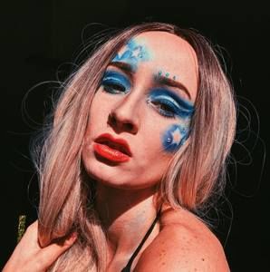 Meet your Posher, Joelle